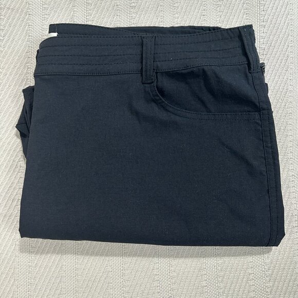 Orvis Passport capris, size 20, black, pockets, adjustable toggles at hems - Picture 12 of 12